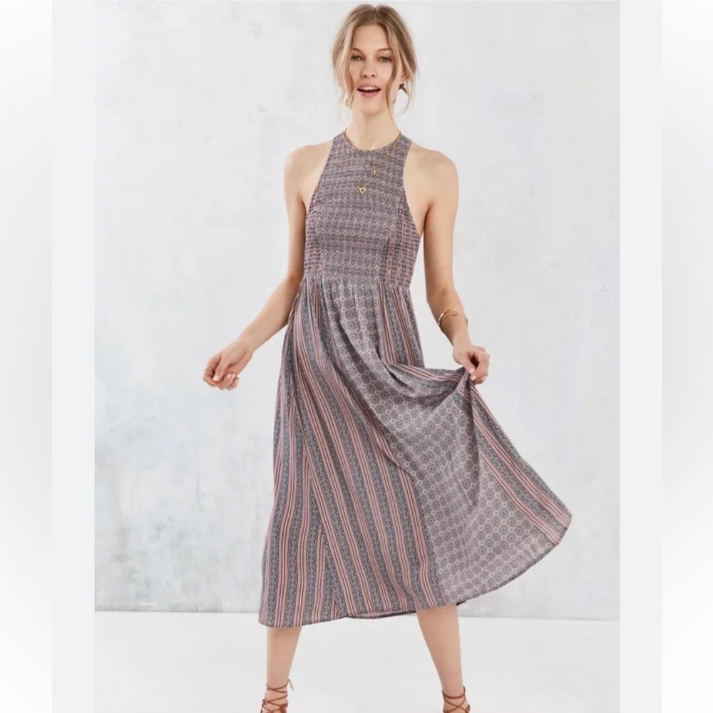 Kimchi Blue Jocelyn Smocked Midi Dress